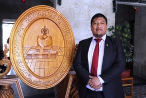 Abg. Ander Raul Huanqui Vargas