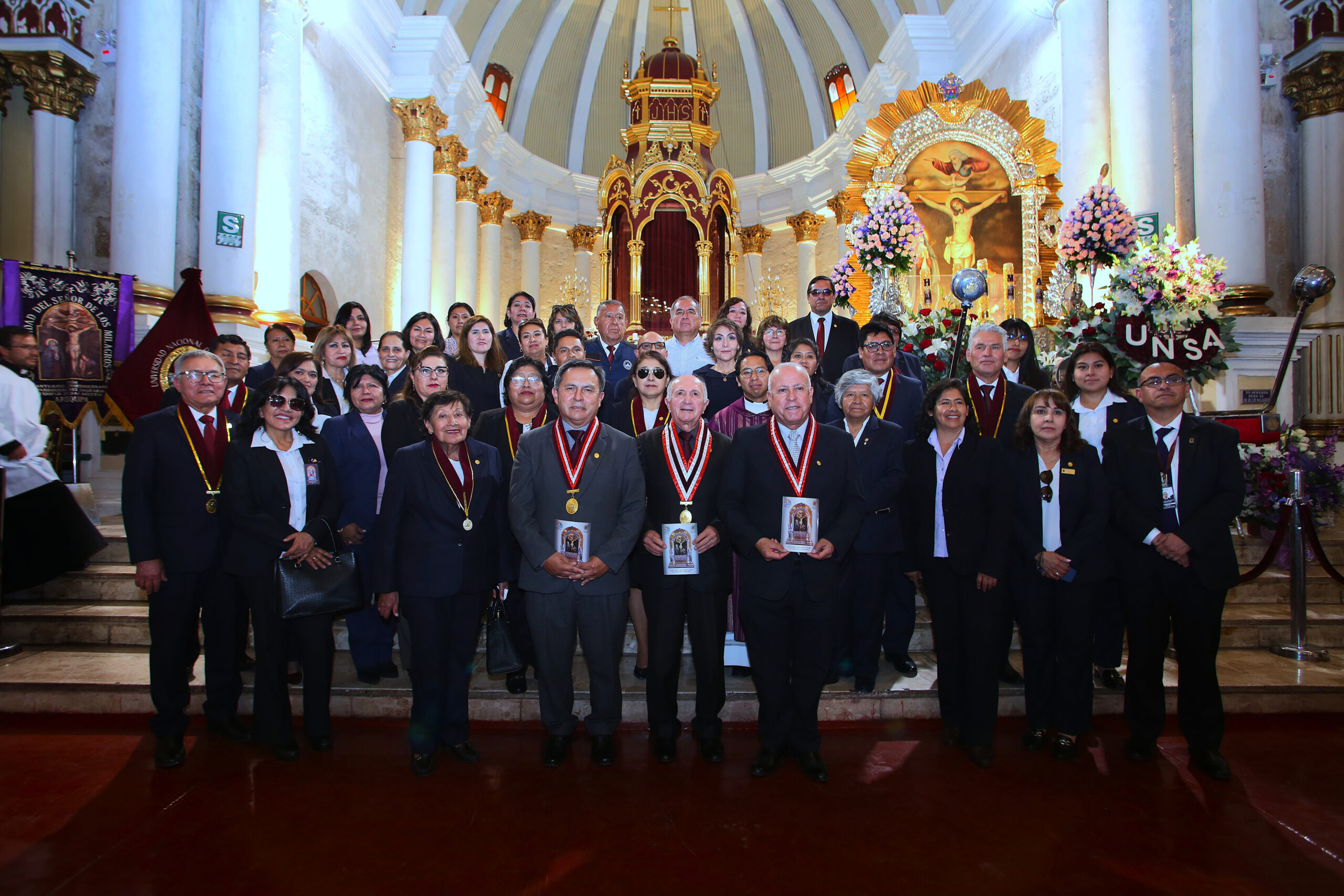 Celebran misa por la comunidad agustina en el mes del Señor de los Milagros