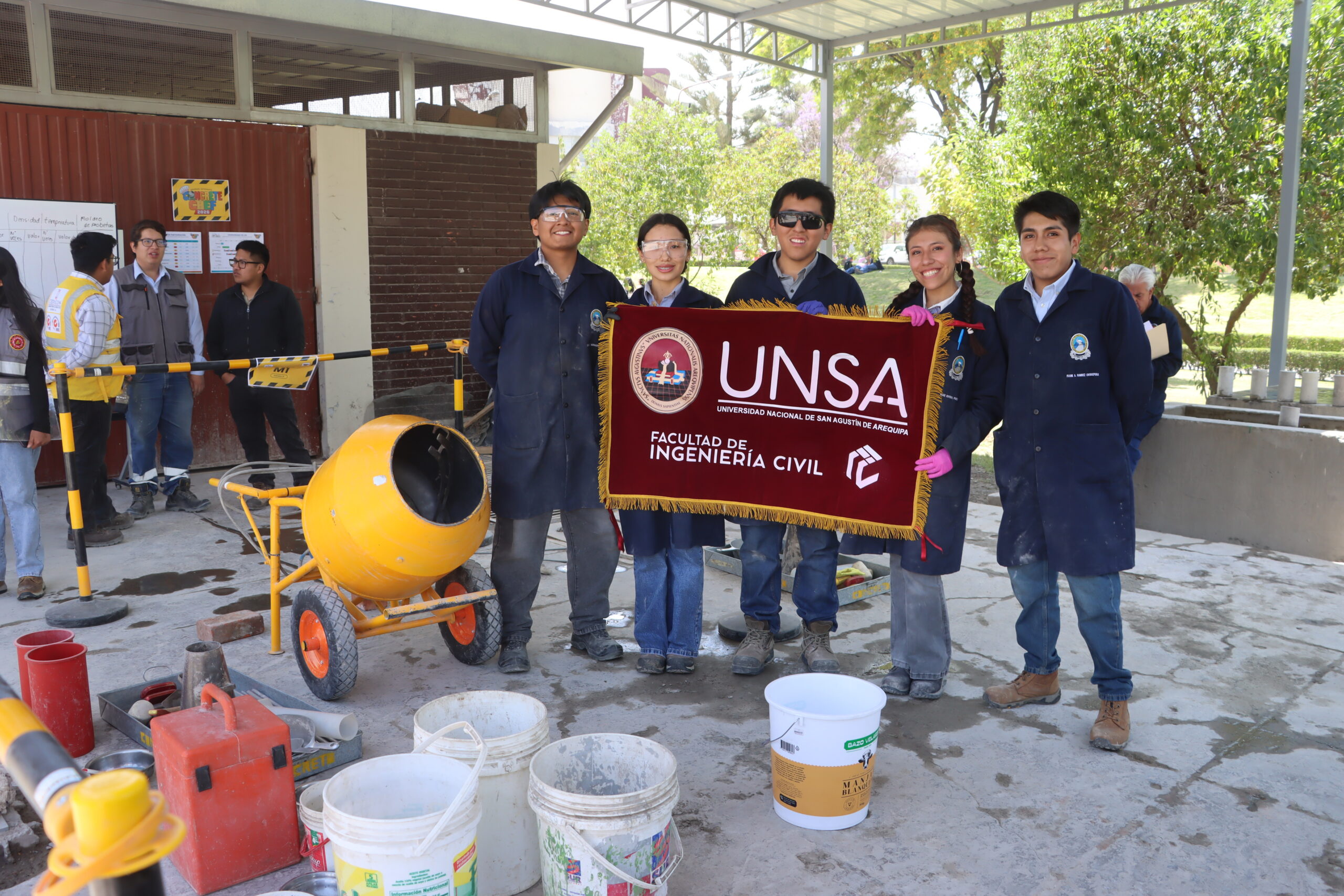 Ocho equipos compitieron en reto del concreto